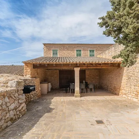 Petita Llombards Holiday home *