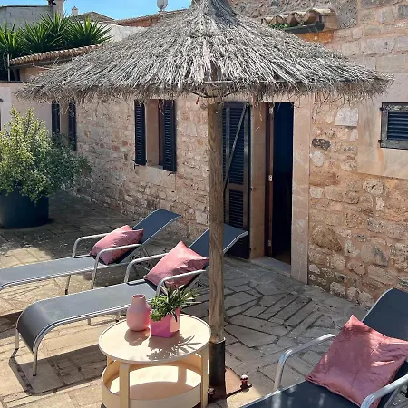 Holiday home Petita Llombards