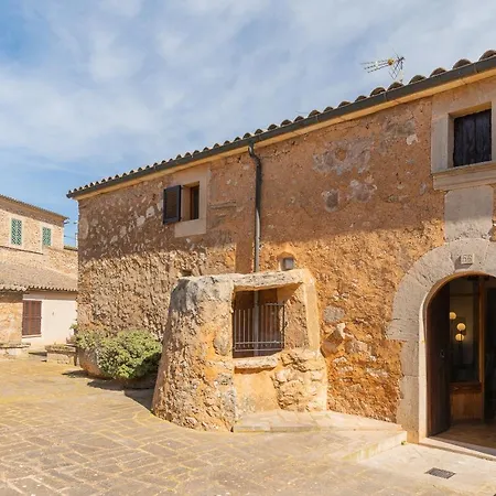 Holiday home Petita Llombards *