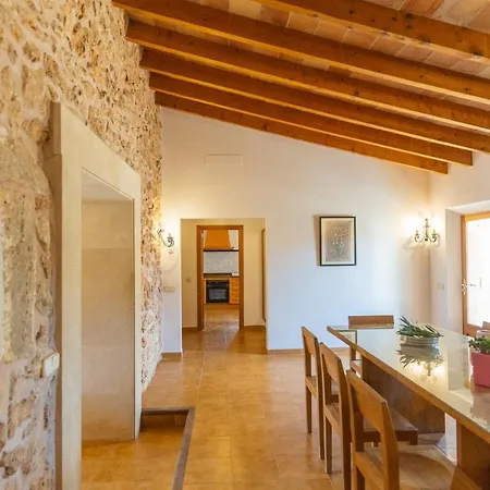 Holiday home Petita Llombards Llombarts