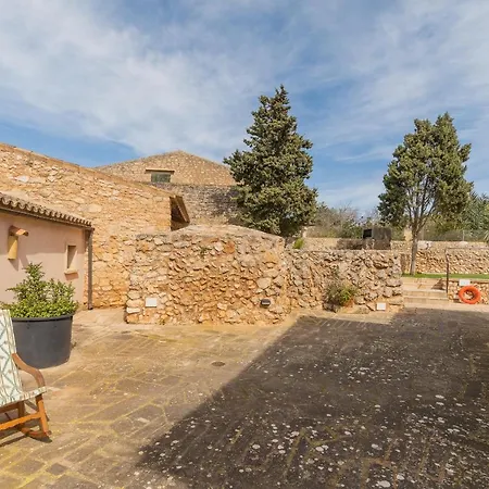 Petita Llombards Holiday home *